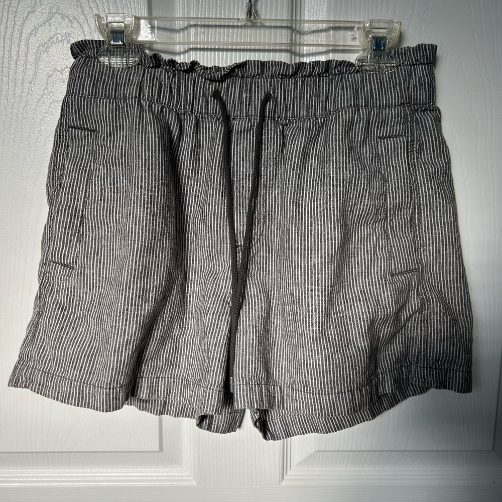 LOFT Grey & White Paper Bag Drawstring Linen High Waisted Shorts Size small